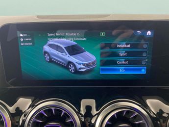 Mercedes-Benz EQA EQA 250 66.5kWh AMG Line (Premium) (190 ps) - NAV - ADAPTIVE LIG