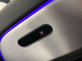 Mercedes-Benz EQA EQA 250 66.5kWh AMG Line (Premium) (190 ps) - NAV - ADAPTIVE LIG