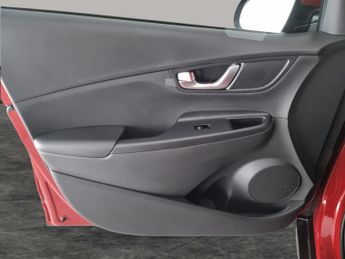 Hyundai Kona 64kWh Premium (10.5kW Charger) (204 ps) - HEATED SEATS - HEATED 
