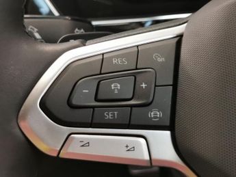 Volkswagen T-cross 1.0 TSI R-Line DSG (110 ps) - BLIND SPOT ASSIST - ACTIVE INFO DI