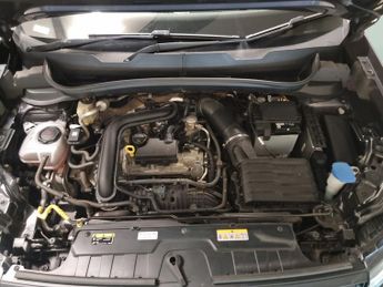 Volkswagen T-cross 1.0 TSI R-Line DSG (110 ps) - BLIND SPOT ASSIST - ACTIVE INFO DI