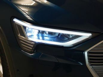 Audi e-tron 55 Technik quattro 95kWh (11kW Charger) (408 ps) - ADJUSTABLE SU