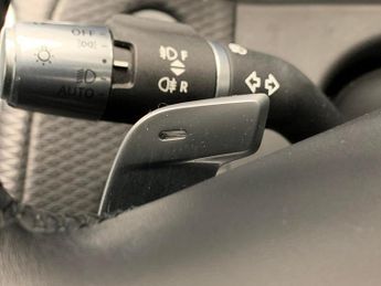 Land Rover Range Rover Velar 2.0 D200 MHEV Edition 4WD (204 ps) - MERIDIAN AUDIO - NAV - HEAT