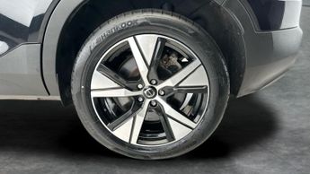 Volvo XC40 Recharge 69kWh Plus (231 ps) - BLIND SPOT ASSIST - BLUETOOTH