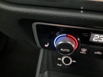 Audi Q3 2.0 TDI 35 S line Sportback S Tronic (150 ps) - SPORTS SEATS - B