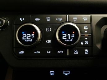 Land Rover Defender 110 3.0 P400 MHEV X 4WD (400 ps) - ADAPT CRUISE - HUD - CARPLAY