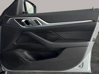 BMW i4 40 83.9kWh M Sport Gran Coupe eDrive (340 ps) - NAV - WIFI - BLU