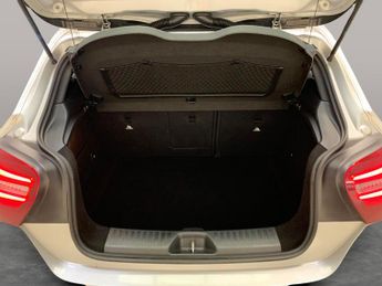 Mercedes-Benz A Class 1.6 A180 Sport Edition 7G-DCT (122 ps) - NAV - LEATHER - KEYLESS
