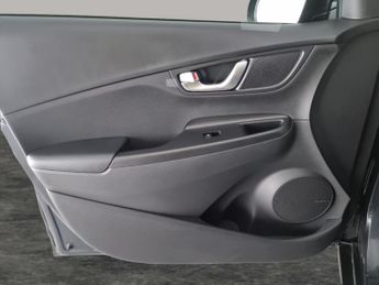 Hyundai Kona 64kWh Premium (10.5kW Charger) (204 ps) - NAV - HEATED LEATHER