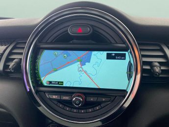 Mini Hatch 2.0 Cooper S (192 ps) - PAN ROOF - NAV - LED