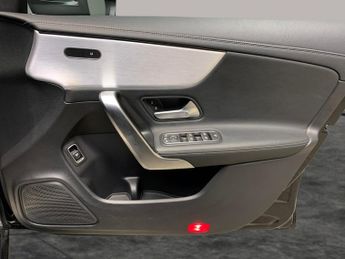 Mercedes-Benz CLA 1.3 CLA180 AMG Line Coupe 7G-DCT (136 ps) - LED - REVERSE CAM - 