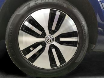 Volkswagen E-golf 35.8kWh e-Golf (136 ps) - DAB - USB AUDIO - SPLIT FOLDING REAR S