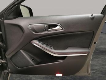 Mercedes-Benz GLA 1.6 GLA200 AMG Line Edition 7G-DCT (156 ps) - CRUISE - BLUETOOTH