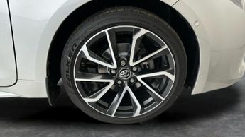 Toyota Corolla 1.8 VVT-h Excel CVT (122 ps) - NAV - BLUETOOTH - PARK SENSORS