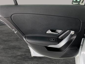 Mercedes-Benz A Class 1.5 A180d Sport (Executive) 7G-DCT (116 ps) - NAV - ALCANTARA - 