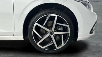 Volkswagen Golf 2.0 TDI Style DSG (150 ps) - ACTIVE INFO DISPLAY - PARK SENSORS