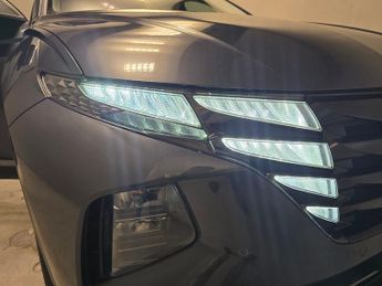 Hyundai Tucson 1.6 h T-GDi 13.8kWh Premium Plug-in 4WD (265 ps) - NAV - HEATED 