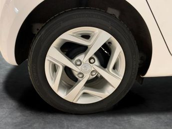 Hyundai i10 1.2 SE Connect (84 ps) - CLIMATE CONTROL - KEYLESS START - DAB