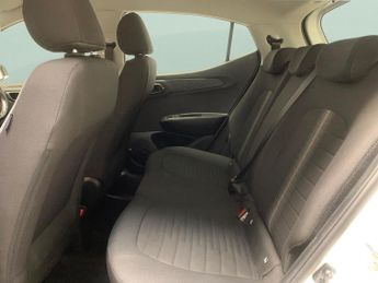 Hyundai i10 1.2 SE Connect (84 ps) - AIR CON - KEYLESS START - DAB