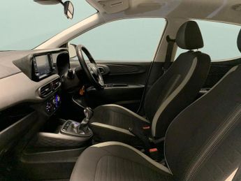 Hyundai i10 1.2 SE Connect (84 ps) - CLIMATE CONTROL - DAB - PARK SENSORS