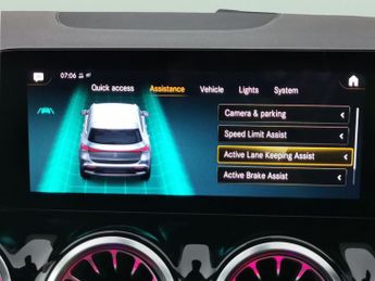 Mercedes-Benz EQA EQA 250 66.5kWh AMG Line (190 ps) - ADAPTIVE LIGHTS - HEATED LEA