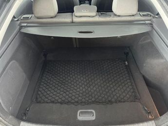 Hyundai Ioniq 38.3kWh Premium (136 ps) - LED - REVERSE CAM - NAV