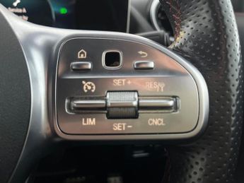 Mercedes-Benz GLA 1.3 GLA200 AMG Line (Executive) 7G-DCT (163 ps) - HEATED SEATS -