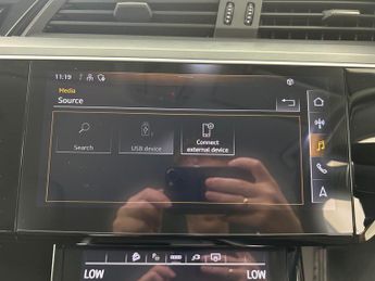 Audi e-tron 50 Technik quattro 71.2kWh (11kW Charger) (313 ps) - ADJUSTABLE 