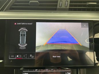 Audi e-tron 50 Technik quattro 71.2kWh (11kW Charger) (313 ps) - ADJUSTABLE 