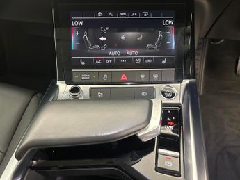Audi e-tron 50 Technik quattro 71.2kWh (11kW Charger) (313 ps) - ADJUSTABLE 