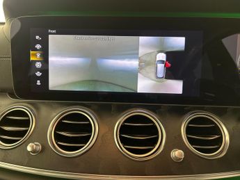Mercedes-Benz E Class 2.0 E300de 13.5kWh AMG Line (Premium) Plug-in G-Tronic+ (306 ps)
