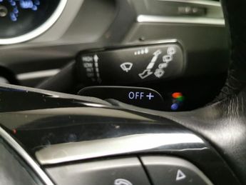 Volkswagen Tiguan 2.0 TDI SE Navigation DSG (150 ps) - BLUETOOTH - PARK SENSORS