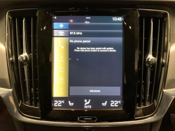 Volvo V90 2.0 D4 Momentum Plus (190 ps) - SENSUS SAT NAV - AUTO PARK - LED