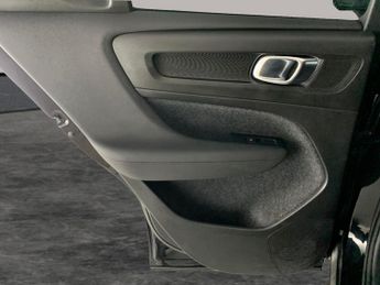 Volvo XC40 Recharge 69kWh Core (231 ps) - LANE DEPARTURE  - 19IN ALLOYS - B