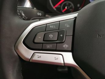 Volkswagen T-cross 1.0 TSI Black Edition DSG (110 ps) - NAV - BLIND SPOT ASSIST - B