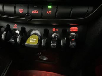 Mini Countryman 1.5 10kWh Cooper SE Classic Plug-in ALL4 (222 ps) - DIGITAL DASH
