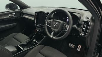 Volvo XC40 Recharge 69kWh Plus (231 ps) - LED - HEATED STEERING - BLIND SPO