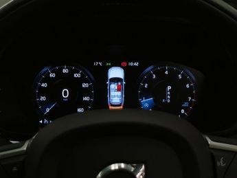 Volvo XC60 2.0 T5 Momentum AWD (250 ps) - SENSUS SAT NAV - ACTIVE LANE ASSI