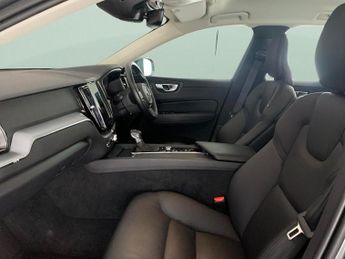 Volvo XC60 2.0 T5 Momentum AWD (250 ps) - SENSUS SAT NAV - ACTIVE LANE ASSI