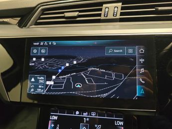 Audi e-tron 55 quattro 95kWh (408 ps) - HEATED SEATS - ADJUSTABLE SUSPENSION