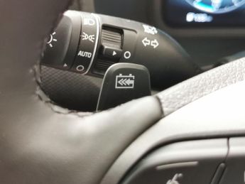 Hyundai Kona 64kWh Premium (10.5kW Charger) (204 ps) - HEATED SEATS - HEATED 