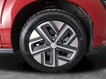 Hyundai Kona 64kWh Premium (10.5kW Charger) (204 ps) - HEATED SEATS - HEATED 