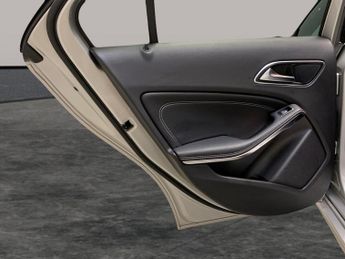 Mercedes-Benz A Class 1.6 A180 Sport Edition 7G-DCT (122 ps) - NAV - LEATHER - KEYLESS