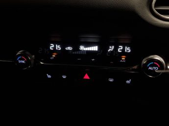 Mazda CX-30 2.0 e-SKYACTIV G MHEV Sport Lux (122 ps) - NAV - HEATED SEATS