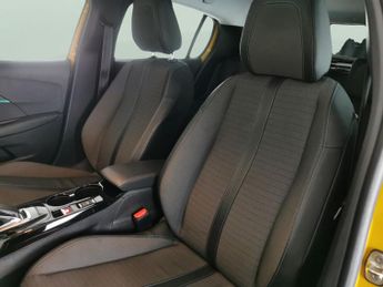 Peugeot E-208 50kWh Allure (136 ps) - SPEED LIMIT RECOG - DRIVING MODES - HALF