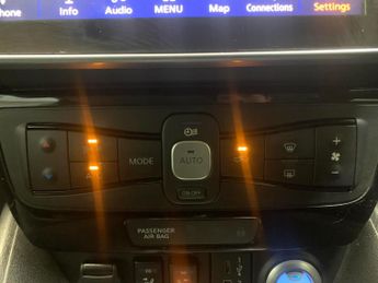 Nissan Leaf 39kWh N-Connecta (150 ps) - LANE DEPARTURE  - BLUETOOTH - PARK S
