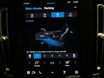 Volvo C40 Recharge 69kWh Plus (231 ps) - LED - NAV - HEATED STEERING
