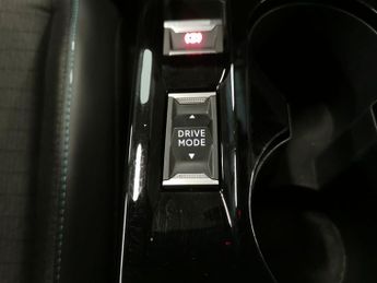 Peugeot E-208 50kWh Allure (136 ps) - SPEED LIMIT RECOG - DRIVING MODES - HALF