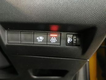 Peugeot E-208 50kWh Allure (136 ps) - SPEED LIMIT RECOG - DRIVING MODES - HALF