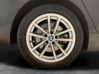 BMW 3 Series 2.0 330e 12kWh SE Pro Plug-in (292 ps) - PERFORMANCE CONTROL